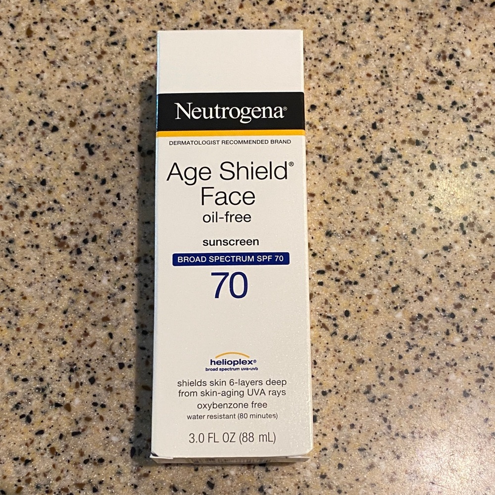 Neutrogena Age Shield Face Sunscreen SPF 70 - White and Blue